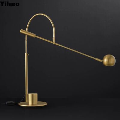 kopen Yihao Classic Modern Copper Body LED Desk Lamp met 2700K Warm White Light en E14 Base voor Home Decor online vervaardiging