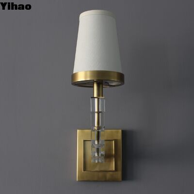 Moderne koperen wandlamp met 3500K warm wit licht voor elegante binnenversiering