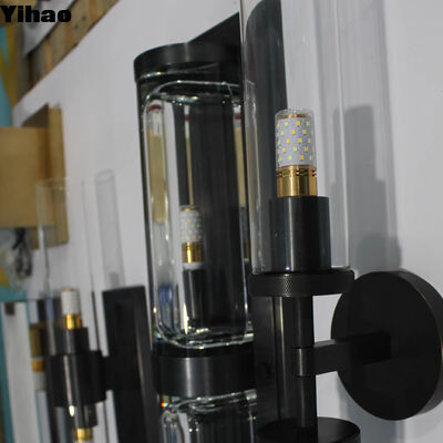 Koper wandlamp met 2700K warm wit licht en modern ontwerp voor woonkamer en slaapkamer